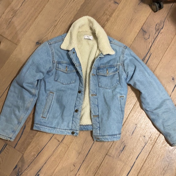 Jackets & Blazers - Aritzia /tna jean jacket